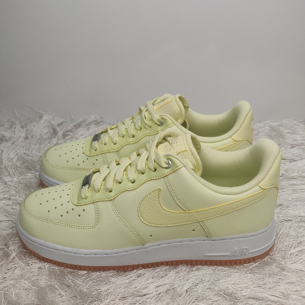 New Nike Air Force 1s sz 10